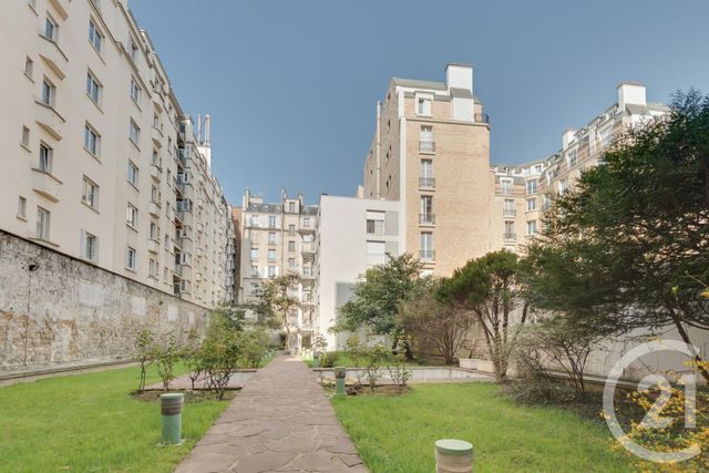 Appartement à vendre - 2 pièces - 63.0 m2 - PARIS - 75016 - ILE-DE-FRANCE - Century 21 Agence Luxembourg