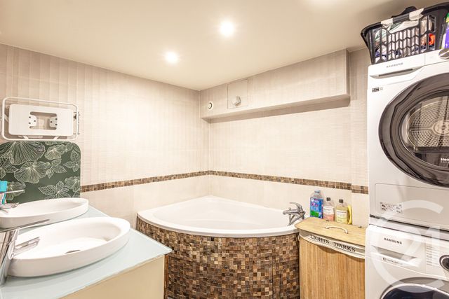 Appartement à vendre - 6 pièces - 113.0 m2 - PARIS - 75018 - ILE-DE-FRANCE - Century 21 Agence Luxembourg