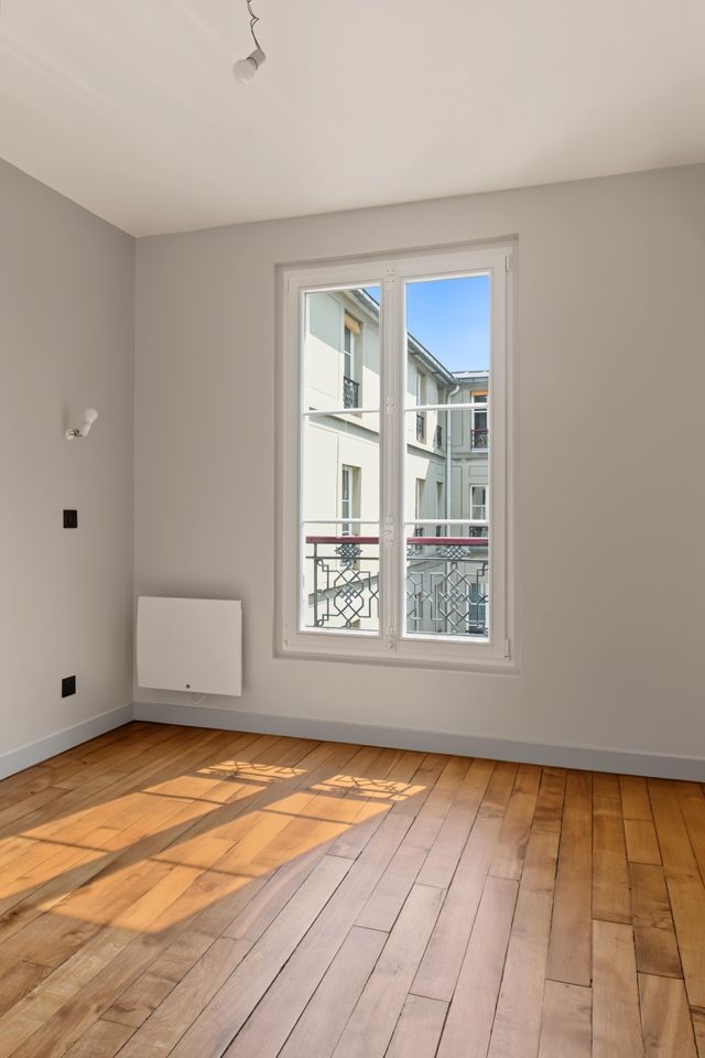 Appartement à vendre - 4 pièces - 76.0 m2 - PARIS - 75007 - ILE-DE-FRANCE - Century 21 Agence Luxembourg