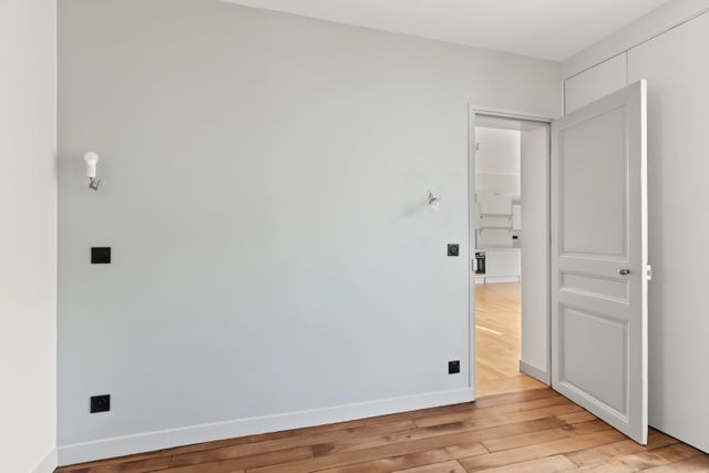 Appartement à vendre - 4 pièces - 76.0 m2 - PARIS - 75007 - ILE-DE-FRANCE - Century 21 Agence Luxembourg