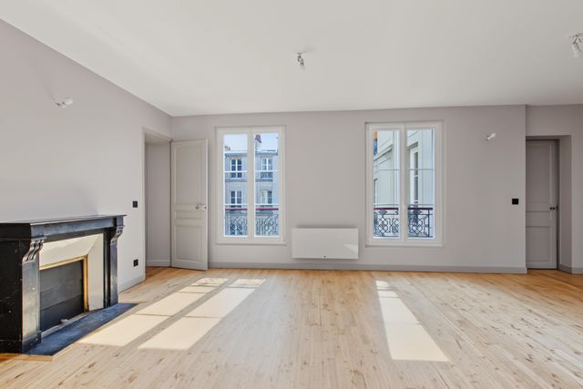 Appartement à vendre - 4 pièces - 76.0 m2 - PARIS - 75007 - ILE-DE-FRANCE - Century 21 Agence Luxembourg