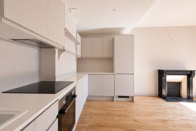 Appartement à vendre - 4 pièces - 76.0 m2 - PARIS - 75007 - ILE-DE-FRANCE - Century 21 Agence Luxembourg