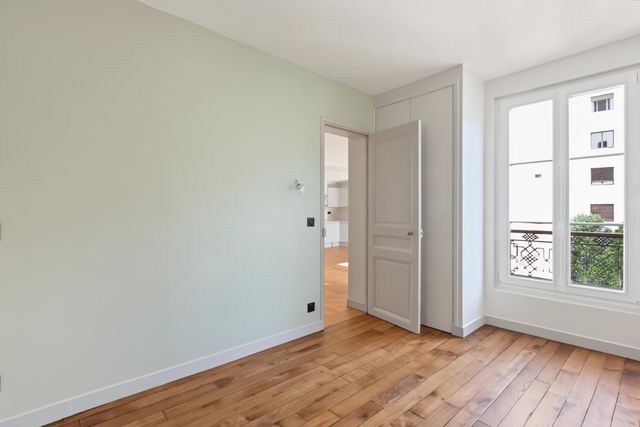 Appartement à vendre - 4 pièces - 76.0 m2 - PARIS - 75007 - ILE-DE-FRANCE - Century 21 Agence Luxembourg